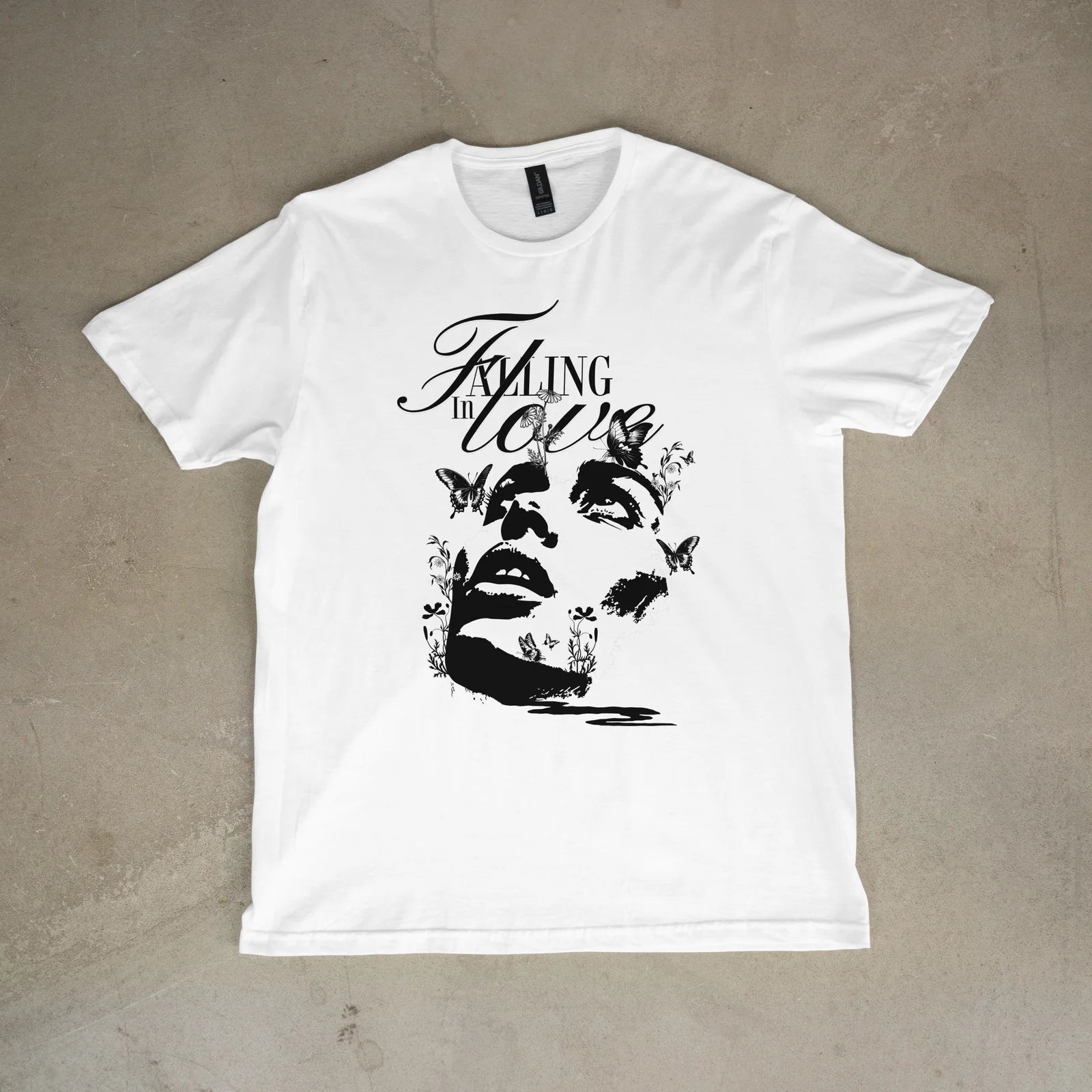 Tricou "FALLING IN LOVE"